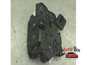 Gebruikte Deurslot Mechaniek 4Deurs links-voor Skoda Fabia III Combi (NJ5) 1.2 TSI 16V Greentech Prijs € 15,00 Margeregeling aangeboden door Rooie Ben autodemontage