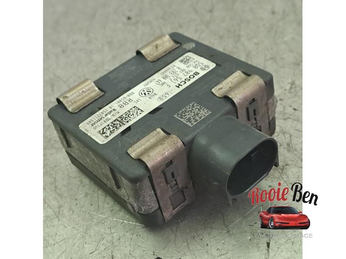 Gebruikte Radar sensor Skoda Fabia III Combi (NJ5) 1.2 TSI 16V Greentech Prijs € 200,00 Margeregeling aangeboden door Rooie Ben autodemontage