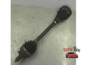 Gebruikte Cardanas links-voor (VWA) Skoda Fabia III Combi (NJ5) 1.2 TSI 16V Greentech Prijs € 50,00 Margeregeling aangeboden door Rooie Ben autodemontage