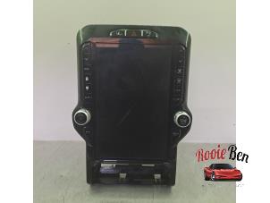 Gebruikte Regelunit Multi Media Dodge 1500 Crew Cab (DS) 5.7 Hemi V8 4x4 Prijs op aanvraag aangeboden door Rooie Ben autodemontage