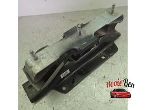 Gebruikte Motorsteun Dodge 1500 Crew Cab (DS) 5.7 Hemi V8 4x4 Prijs € 125,00 Margeregeling aangeboden door Rooie Ben autodemontage