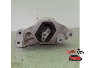 Gebruikte Motorsteun Dodge 1500 Crew Cab (DS) 5.7 Hemi V8 4x4 Prijs op aanvraag aangeboden door Rooie Ben autodemontage