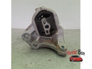 Gebruikte Motorsteun Dodge 1500 Crew Cab (DS) 5.7 Hemi V8 4x4 Prijs op aanvraag aangeboden door Rooie Ben autodemontage