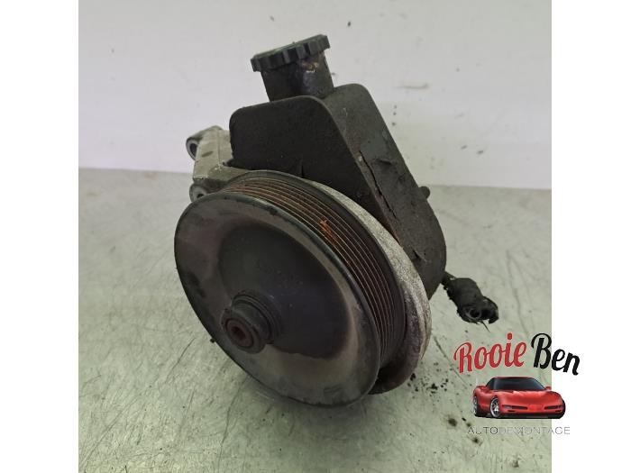Gebruikte Pomp Servo Dodge Ram 1500 (BR/BE) 5.2 4x2 Prijs € 75,00 Margeregeling aangeboden door Rooie Ben autodemontage