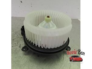 Gebruikte Kachel Ventilatiemotor Dodge 1500 Crew Cab (DS) 5.7 Hemi V8 4x4 Prijs op aanvraag aangeboden door Rooie Ben autodemontage