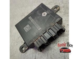 Gebruikte Parkeerhulp computer Dodge 1500 Crew Cab (DS) 5.7 Hemi V8 4x4 Prijs op aanvraag aangeboden door Rooie Ben autodemontage