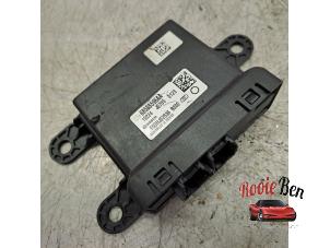 Gebruikte Gateway module Dodge 1500 Crew Cab (DS) 5.7 Hemi V8 4x4 Prijs op aanvraag aangeboden door Rooie Ben autodemontage