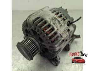 Gebruikte Dynamo Volkswagen Caddy III (2KA,2KH,2CA,2CH) 2.0 SDI Prijs € 25,00 Margeregeling aangeboden door Rooie Ben autodemontage