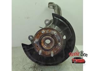 Gebruikte Fusee rechts-voor Dodge 1500 Crew Cab (DS) 5.7 Hemi V8 4x4 Prijs op aanvraag aangeboden door Rooie Ben autodemontage