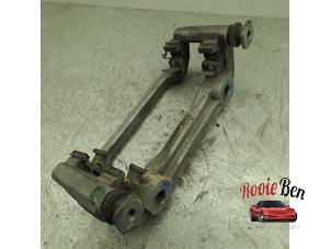 Gebruikte Remzadel links-voor Dodge 1500 Crew Cab (DS) 5.7 Hemi V8 4x4 Prijs op aanvraag aangeboden door Rooie Ben autodemontage