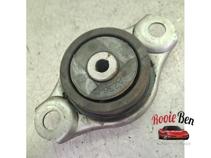 Gebruikte Motorrubber Fiat 500 (312) 0.9 TwinAir 80 Prijs € 25,00 Margeregeling aangeboden door Rooie Ben autodemontage
