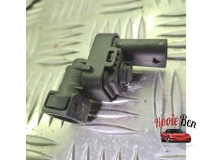 Gebruikte Brandstofdruk sensor Volkswagen Golf VIII (CD1) 1.4 eHybrid 16V Prijs op aanvraag aangeboden door Rooie Ben autodemontage