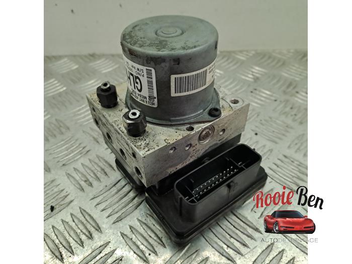 ABS Pomp van een Hyundai i20 (GBB) 1.0 T-GDI 100 12V 2016