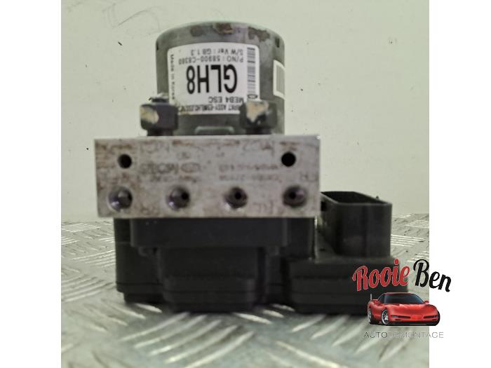 ABS Pomp van een Hyundai i20 (GBB) 1.0 T-GDI 100 12V 2016