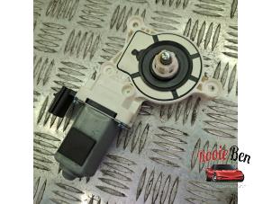 Gebruikte Motor electrisch raam Dodge 1500 Crew Cab (DS) 5.7 Hemi V8 4x4 Prijs op aanvraag aangeboden door Rooie Ben autodemontage