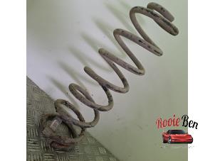 Gebruikte Schroefveer achter Dodge 1500 Crew Cab (DS) 5.7 Hemi V8 4x4 Prijs op aanvraag aangeboden door Rooie Ben autodemontage