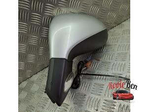 Gebruikte Spiegel Buiten links Peugeot 207 SW (WE/WU) 1.4 16V Vti Prijs € 35,00 Margeregeling aangeboden door Rooie Ben autodemontage