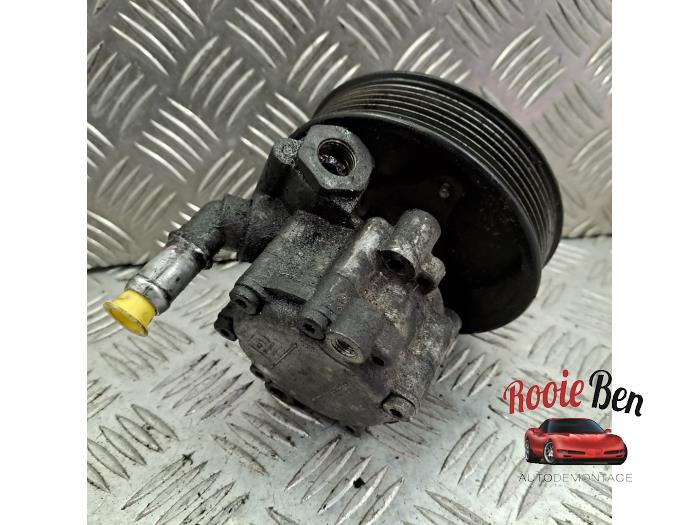 Gebruikte Servopomp Opel Vivaro 2.0 CDTI 16V Prijs € 40,00 Margeregeling aangeboden door Rooie Ben autodemontage