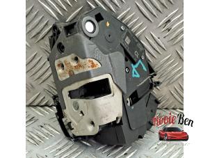 Gebruikte Deurslot Mechaniek 4Deurs links-achter Ford Fiesta 6 (JA8) 1.0 EcoBoost 12V 100 Prijs € 50,00 Margeregeling aangeboden door Rooie Ben autodemontage