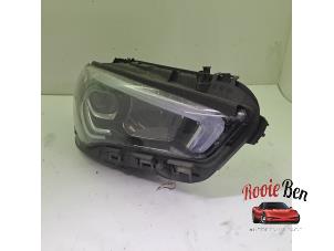 Gebruikte Koplamp rechts Mercedes CLA Shooting Brake (118.6) 1.3 CLA-250 e Turbo 16V Prijs op aanvraag aangeboden door Rooie Ben autodemontage