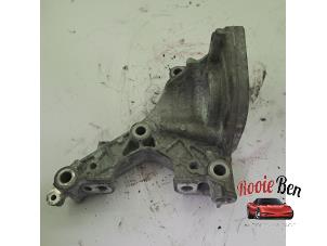 Gebruikte Cardan steun Mercedes CLA Shooting Brake (118.6) 1.3 CLA-250 e Turbo 16V Prijs op aanvraag aangeboden door Rooie Ben autodemontage