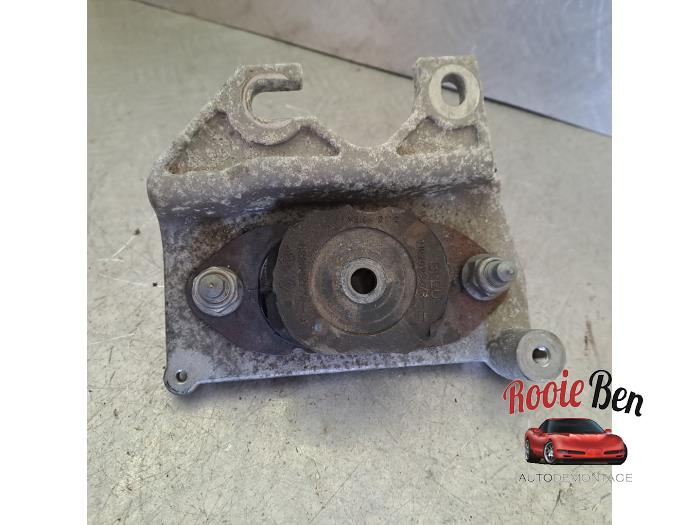 Gebruikte Motorrubber Renault Captur I (2R) 1.2 TCE 16V EDC Prijs € 25,00 Margeregeling aangeboden door Rooie Ben autodemontage