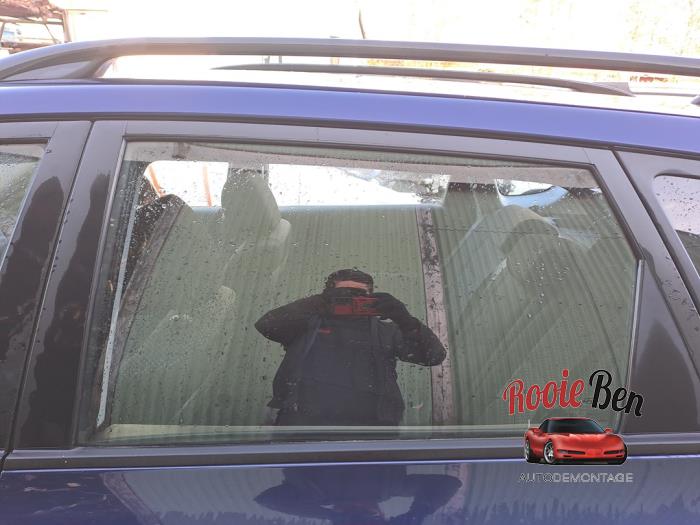 Portierruit 4Deurs links-achter van een Hyundai i30 Crosswagon (WWH) 1.4 CVVT 16V 2009