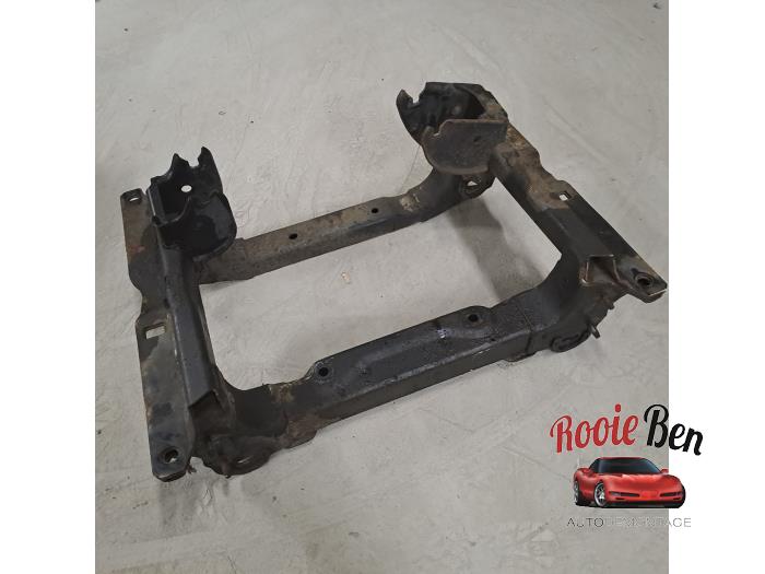 Gebruikte Subframe Jeep Cherokee/Liberty (KJ) 2.4 16V Prijs op aanvraag aangeboden door Rooie Ben autodemontage