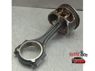 Gebruikte Zuiger Mercedes E (W213) E-200 2.0 Turbo 16V Prijs op aanvraag aangeboden door Rooie Ben autodemontage