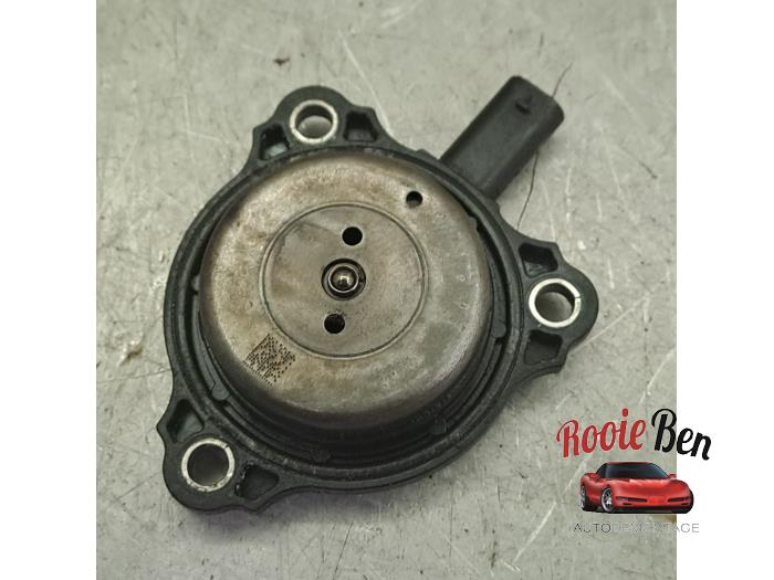 Gebruikte Nokkenas Verstelling Mercedes E (W213) E-200 2.0 Turbo 16V Prijs € 30,00 Margeregeling aangeboden door Rooie Ben autodemontage