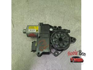 Gebruikte Portierruitmotor Kia Xceed 1.0 T-GDi 12V Prijs € 20,00 Margeregeling aangeboden door Rooie Ben autodemontage