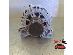 Gebruikte Alternator Skoda Fabia III Combi (NJ5) 1.0 TSI 12V Prijs op aanvraag aangeboden door Rooie Ben autodemontage