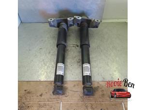 Gebruikte Schokdemper set Volvo XC90 II 2.0 T8 16V Twin Engine AWD Prijs op aanvraag aangeboden door Rooie Ben autodemontage