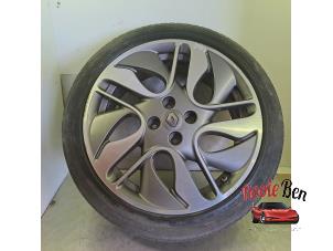 Gebruikte Velg + Band Renault Zoé (AG) R90 Prijs op aanvraag aangeboden door Rooie Ben autodemontage
