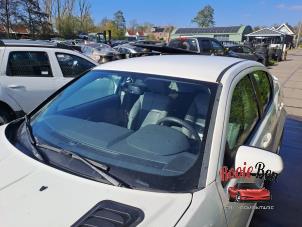 Gebruikte Ruit voor Dodge Avenger (JS) 2.4 16V Prijs € 150,00 Margeregeling aangeboden door Rooie Ben autodemontage