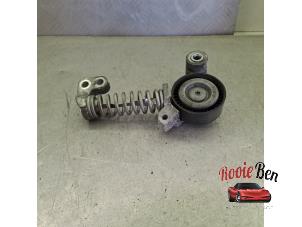 Gebruikte Spanrol Multiriem Volvo V40 (MV) 2.0 D3 16V Prijs € 15,00 Margeregeling aangeboden door Rooie Ben autodemontage