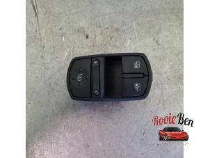 Gebruikte Ruit schakelaar elektrisch Opel Corsa E 1.4 16V Prijs € 10,00 Margeregeling aangeboden door Rooie Ben autodemontage