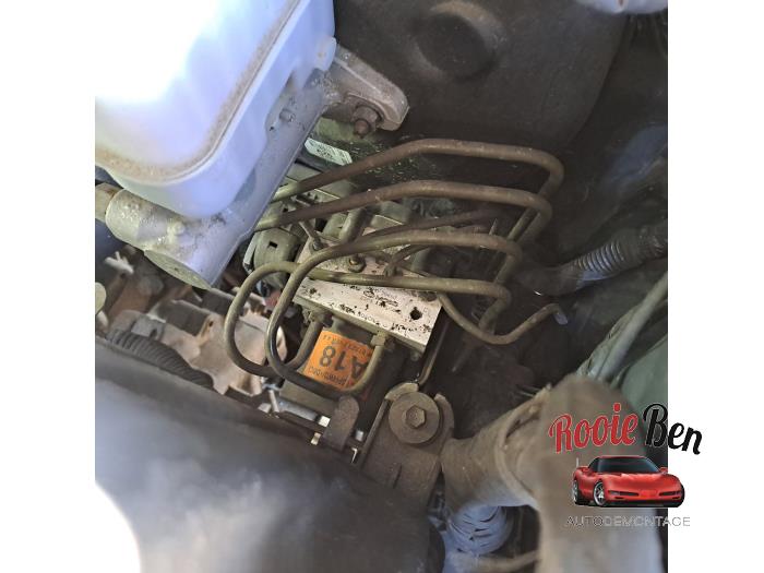 Gebruikte ABS Pomp Hyundai Santa Fe II (CM) 2.4 16V 4x4 Prijs op aanvraag aangeboden door Rooie Ben autodemontage