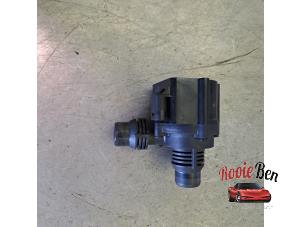 Gebruikte Waterpomp Jaguar XF (X260) 2.0 P250 Turbo 16V Prijs op aanvraag aangeboden door Rooie Ben autodemontage