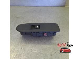 Gebruikte Schakelaar Elektrisch Raam Peugeot 308 SW (4E/H) 1.6 HDi 16V FAP Prijs € 20,00 Margeregeling aangeboden door Rooie Ben autodemontage