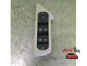 Gebruikte Raam schakelaar elektrisch Mercedes GLB (247.6) 1.3 GLB-200 Turbo 16V Prijs € 50,00 Margeregeling aangeboden door Rooie Ben autodemontage