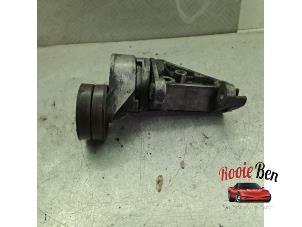 Gebruikte Spanrol Multiriem Landrover Defender I 2.5 TD5 Prijs € 15,00 Margeregeling aangeboden door Rooie Ben autodemontage