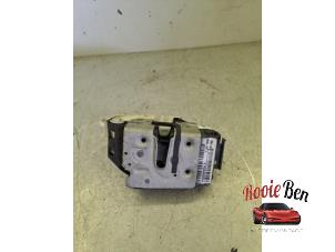 Gebruikte Deurslot Mechaniek 4Deurs rechts-achter Dodge Journey 2.4 16V Prijs € 50,00 Margeregeling aangeboden door Rooie Ben autodemontage