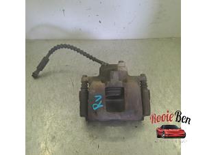 Gebruikte Remklauw (Tang) rechts-voor Dodge Grand Caravan 4.0 Prijs € 50,00 Margeregeling aangeboden door Rooie Ben autodemontage