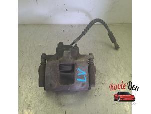 Gebruikte Remklauw (Tang) links-voor Dodge Grand Caravan 4.0 Prijs € 100,00 Margeregeling aangeboden door Rooie Ben autodemontage