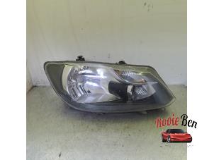 Gebruikte Rechter Koplamp Volkswagen Caddy III (2KA,2KH,2CA,2CH) 1.6 TDI 16V Prijs op aanvraag aangeboden door Rooie Ben autodemontage