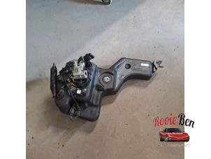 Gebruikte Adblue tank Volkswagen Sharan (7N) 2.0 TDI 16V Prijs op aanvraag aangeboden door Rooie Ben autodemontage