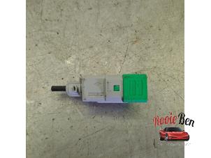 Gebruikte Remlicht Schakelaar Renault Talisman Estate (RFDK) 1.5 dCi 110 Prijs op aanvraag aangeboden door Rooie Ben autodemontage
