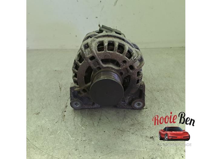 Gebruikte Dynamo Renault Captur I (2R) 0.9 Energy TCE 12V Prijs € 30,00 Margeregeling aangeboden door Rooie Ben autodemontage