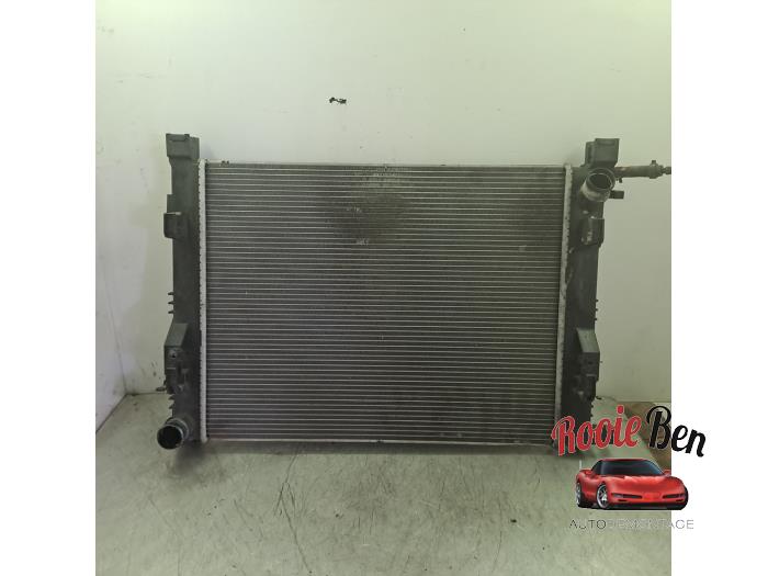 Gebruikte Radiateur Renault Captur I (2R) 0.9 Energy TCE 12V Prijs € 100,00 Margeregeling aangeboden door Rooie Ben autodemontage
